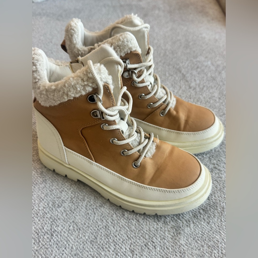 Treasure & Bond Kids Tan and Cream Boots